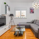 Apartamento 2 Bedroom Cozy In Privlaka (Zadar)