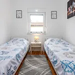 2 Bedroom Cozy In *