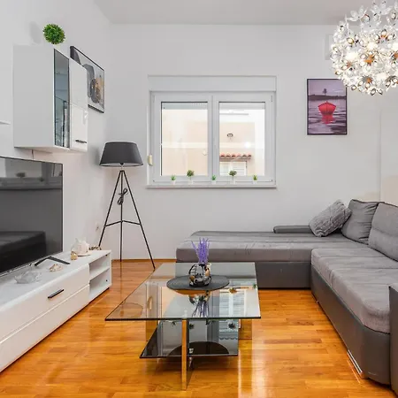Apartment Awesome In With Wifi Privlaka (Zadar)