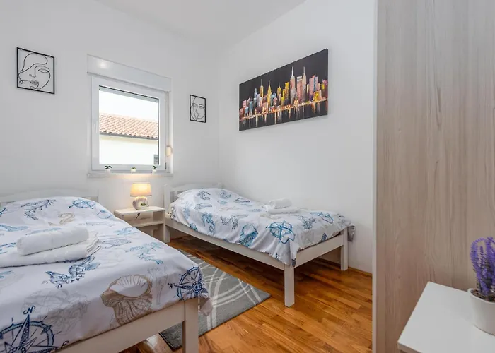 2 Bedroom Cozy In *