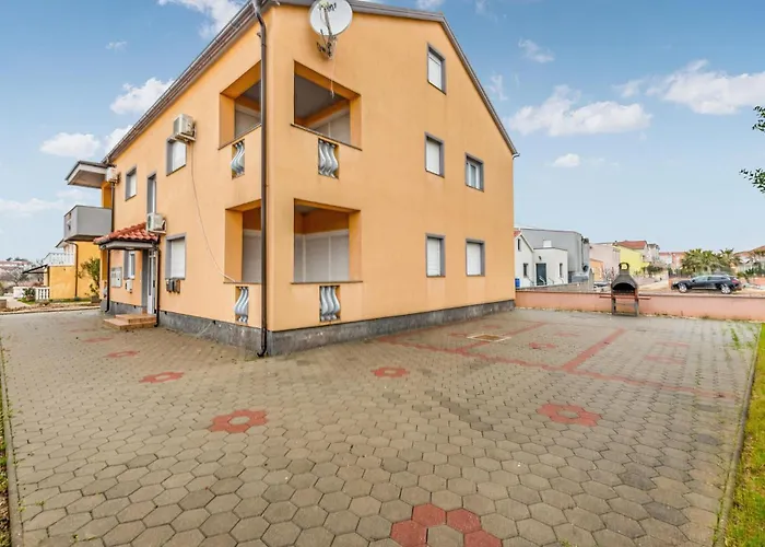 2 Bedroom Cozy In *