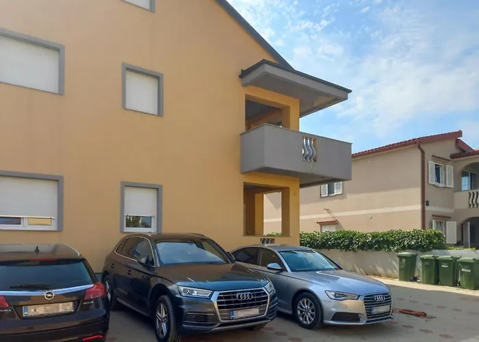 Апартаменты 2 Bedroom Cozy In Привлака